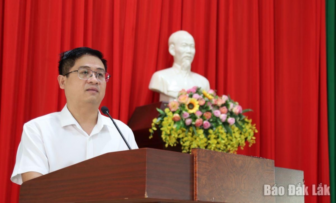 Phó Chủ tịch UBND phường Buôn Ma Thuột phát động ra quân tuần tra bảo đảm trật tự địa bàn.