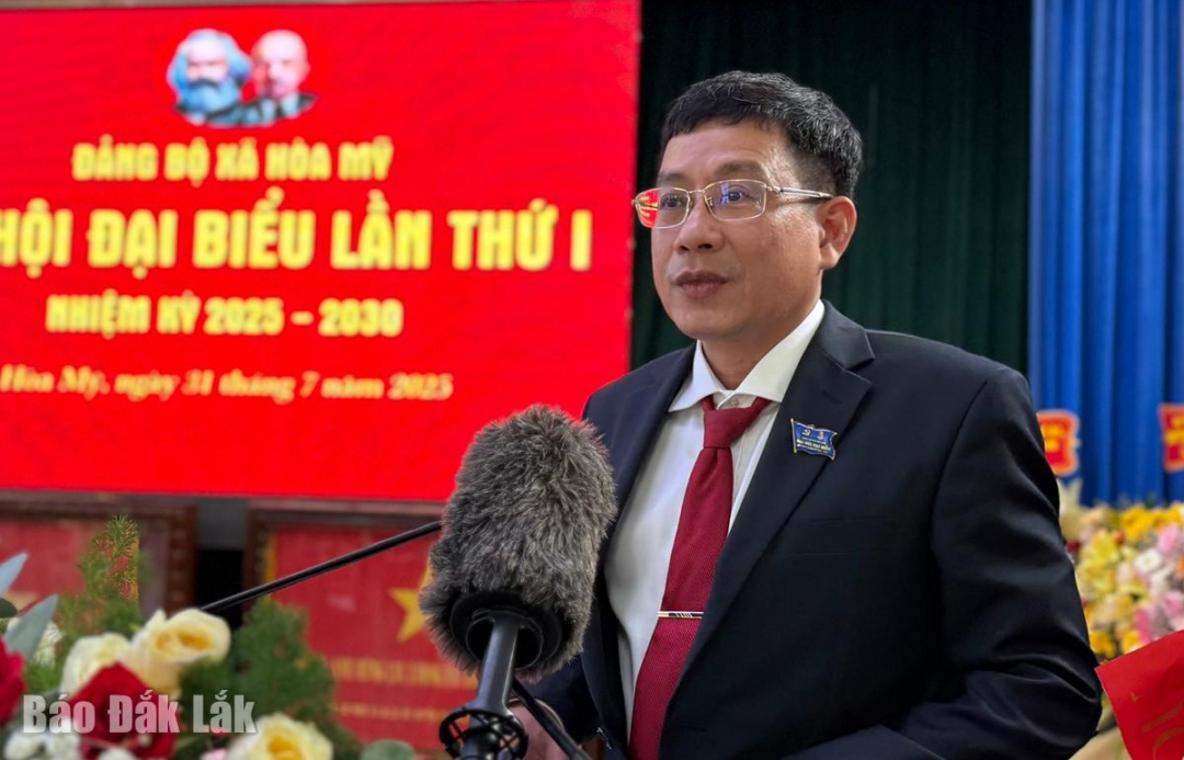 Ủy viên Ban Thường vụ Tỉnh ủy, Trưởng Ban Quản lý Khu kinh tế Phú Yên Huỳnh Lữ Tân phát biểu chỉ đạo đại hội.