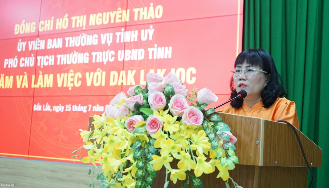 Phó Chủ tịch Thường trực UBND tỉnh Hồ Thị Nguyên Thảo phát biểu chỉ đạo tại buổi làm việc