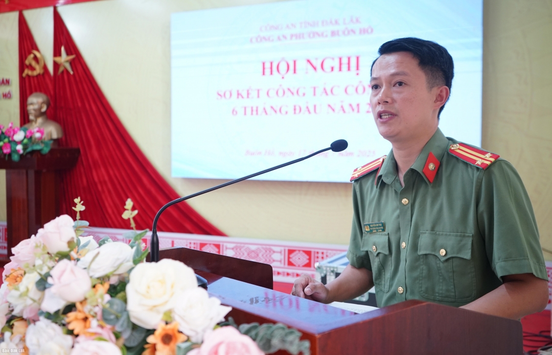 Lãnh đạo CÔng an phường Buôn Hồ triển khai nhiệm vụ hoạt động