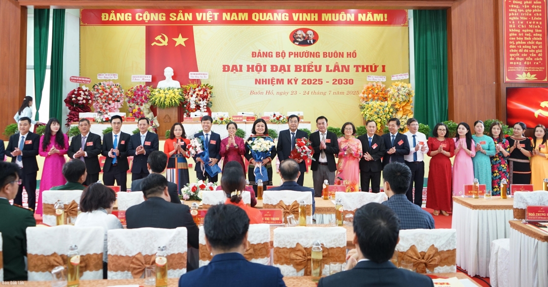 Ban Chấp hành Đảng bộ phường Buôn Hồ ra mắt Đại hội