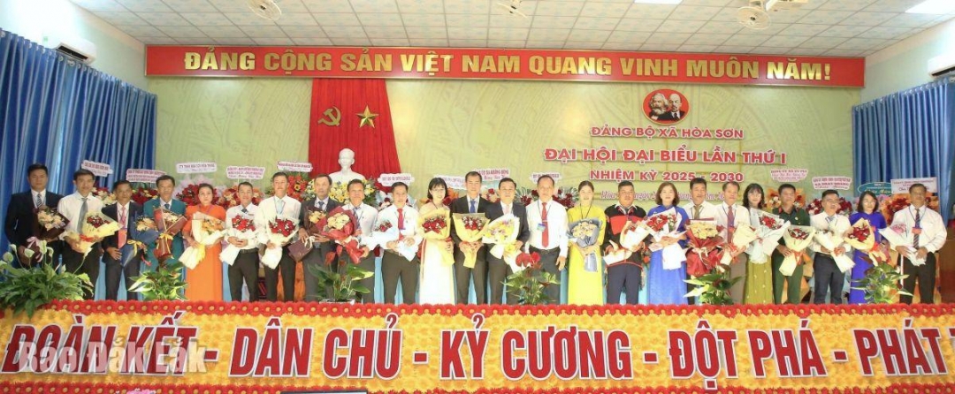 Ban Chấp hành Đảng bộ xã Hòa Sơn lần thứ I, nhiệm kỳ 2025 – 2030 ra mắt tại Đại hội.