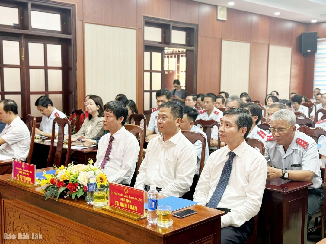 Các đại biểu tham dự hội nghị.