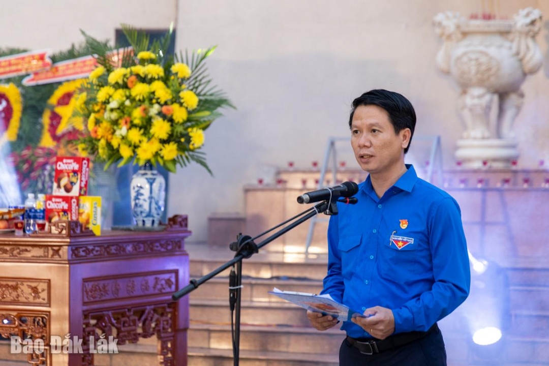 Bí thư Tỉnh Đoàn Lương Minh Tùng phát biểu tại buổi lễ.