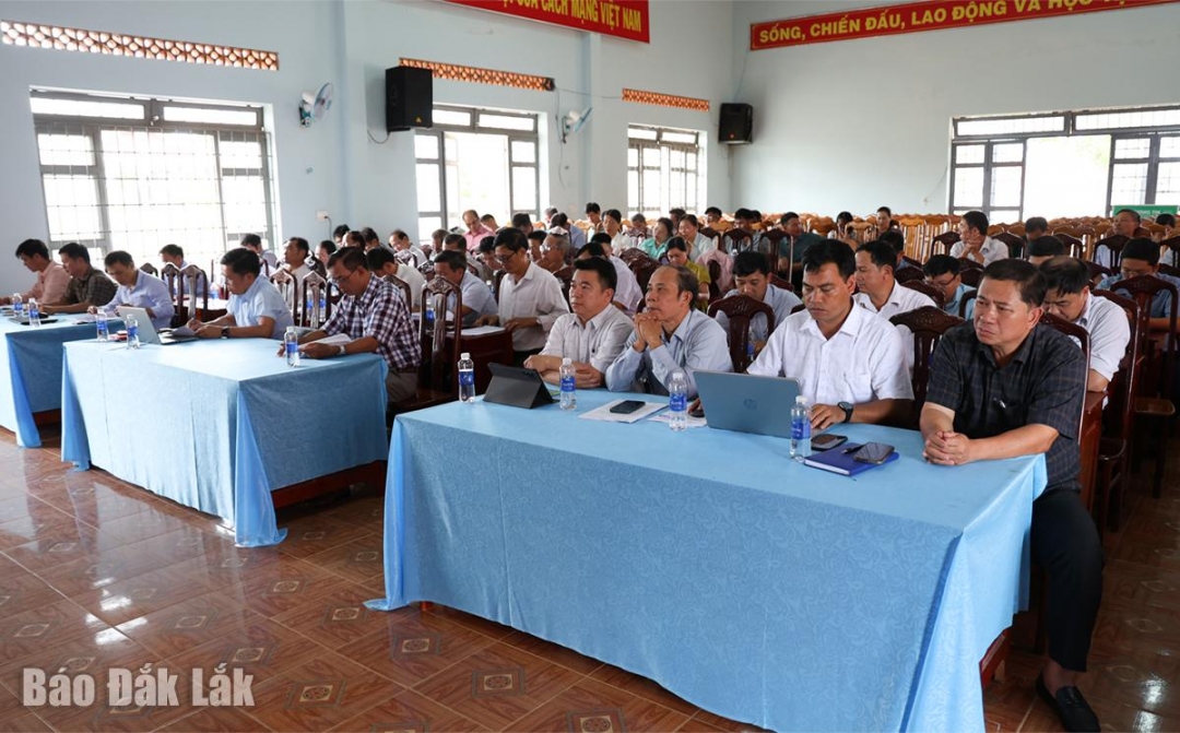 Các đại biểu dự hội nghị.