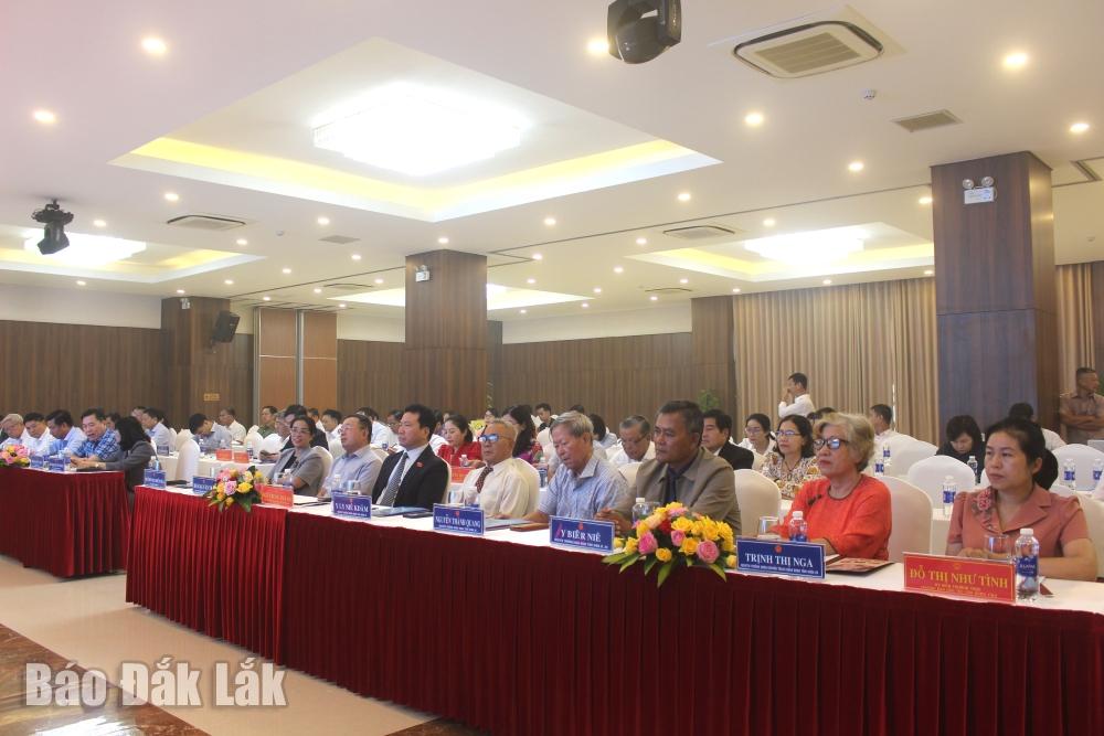 Đại biểu tham dự hội nghị.