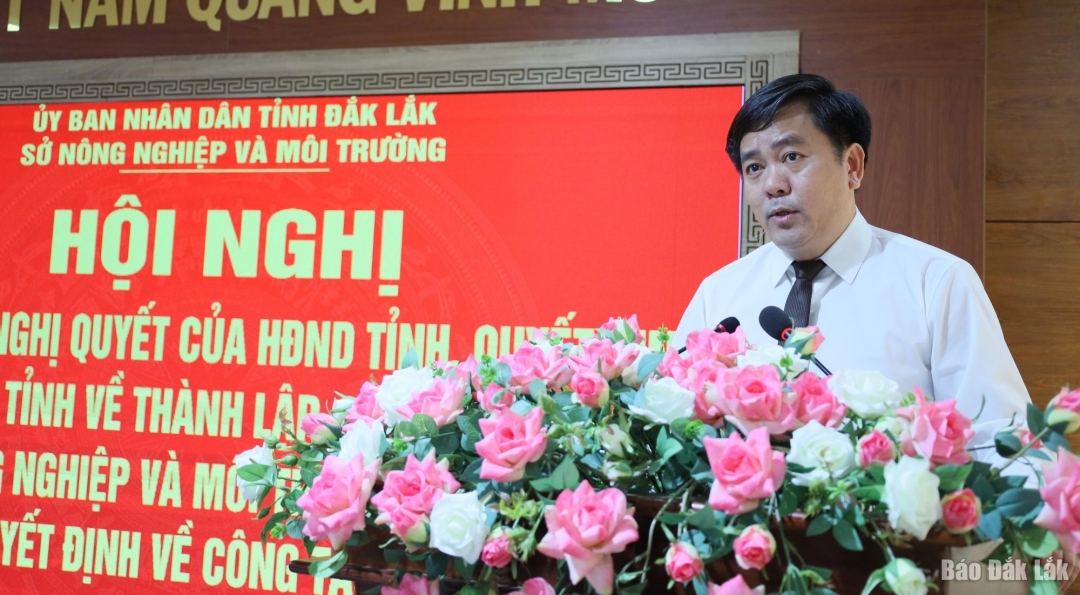Giám đốc Sở Nông nghiệp và Môi trường Nguyễn Minh Huấn phát biểu tại hội nghị.