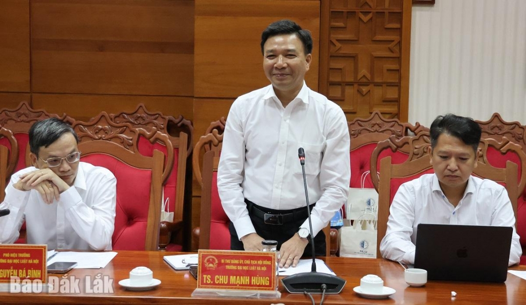 Tiến sĩ Chu Mạnh Hùng, Bí thư Đảng ủy, Chủ tịch Hội đồng Trường Đại học Luật Hà Nội 