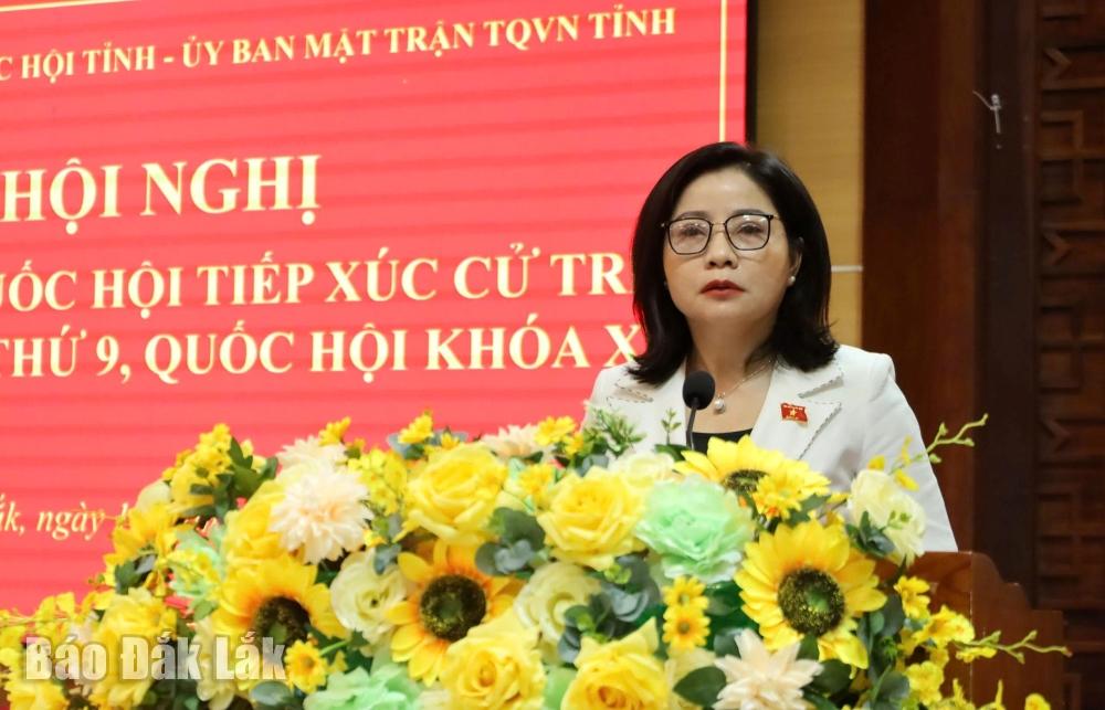 Phó Trưởng đoàn phụ trách Đoàn ĐBQH tỉnh Đắk Lắk Nguyễn Thị Thu Nguyệt phát biểu tại hội nghị.