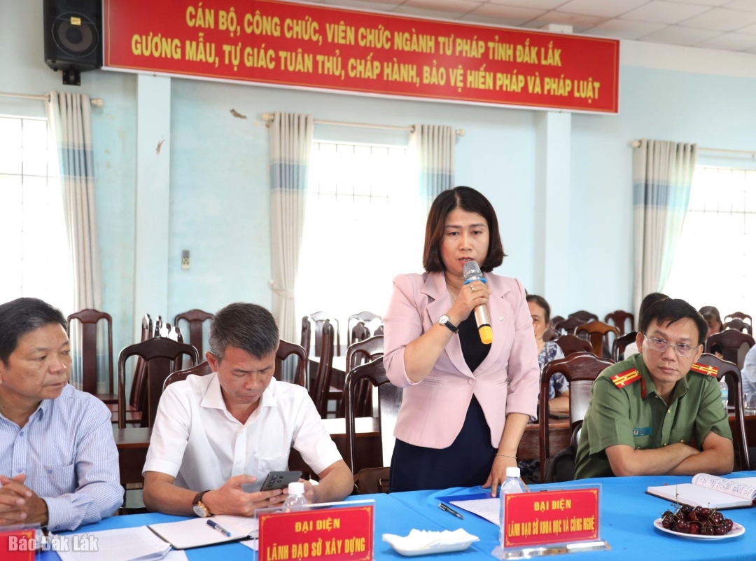 Đại diện lãnh đạo Sở Khoa học và Công nghệ tham gia thảo luận.