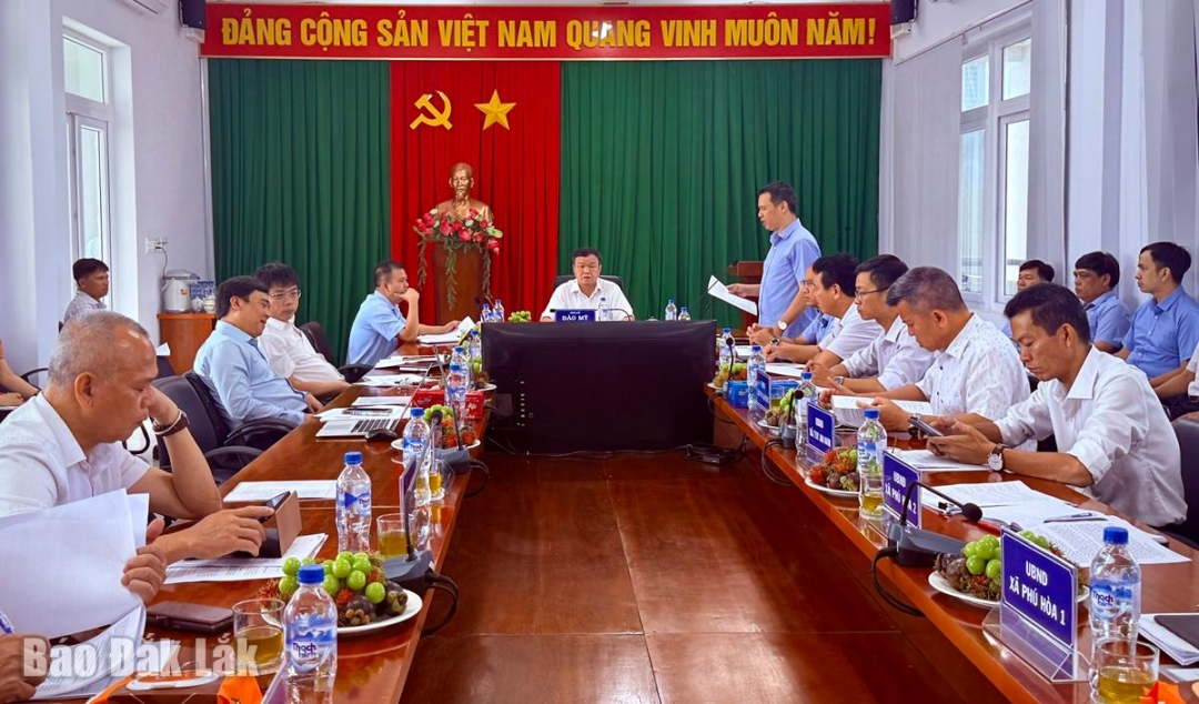 Quang cảnh buổi làm việc.