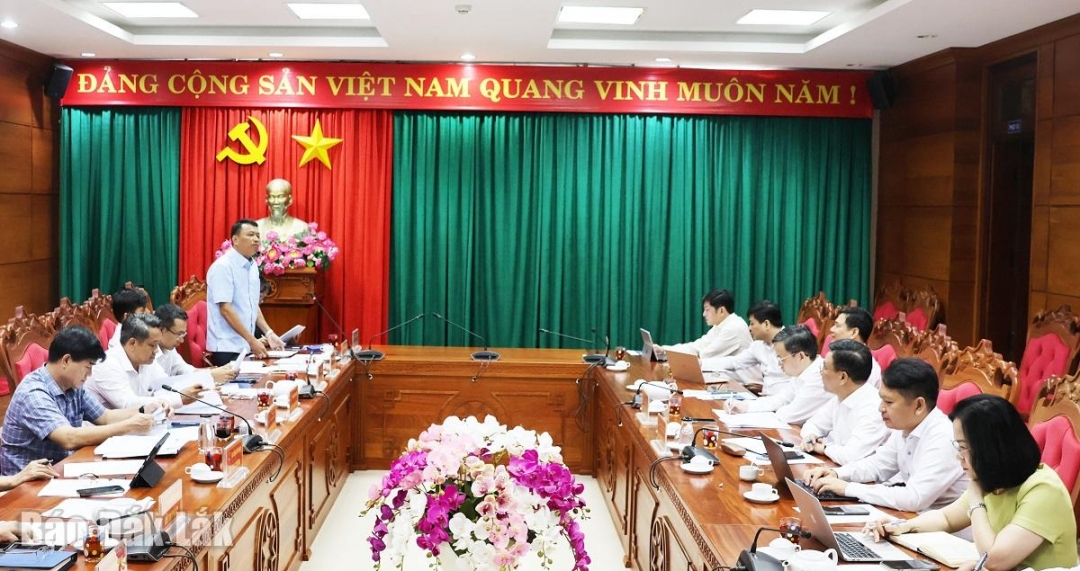 Đại biểu thảo luận tại buổi làm việc.