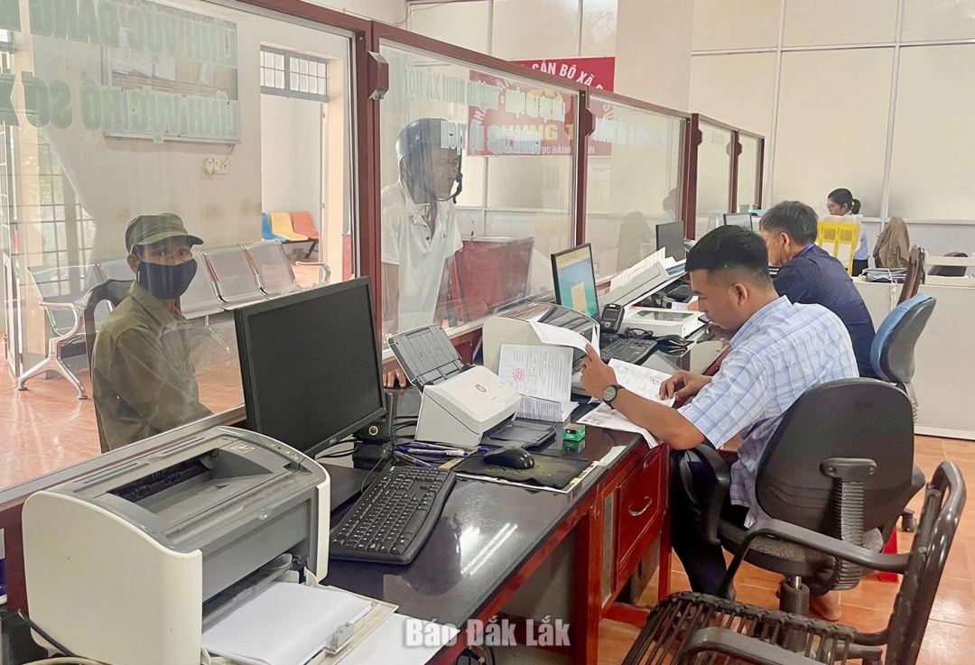 Giải quyết thủ tục hành chính cho người dân tại Trung tâm Phục vụ hành chính công xã Ea Súp