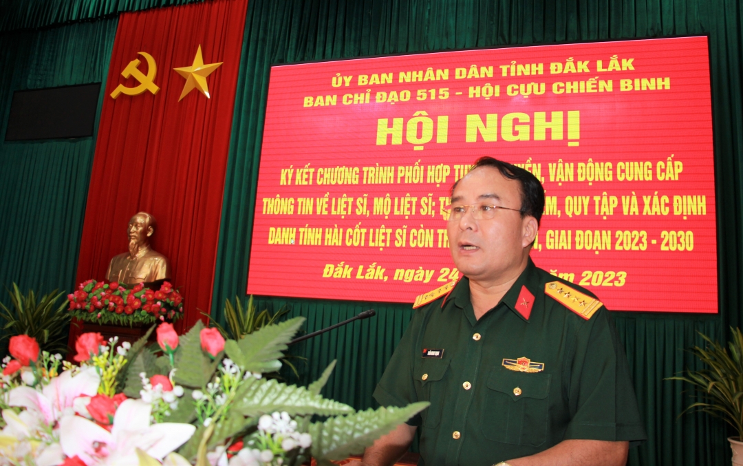 Đại tá Trần Minh Trọng, Chính ủy Bộ Chỉ huy Quân sự tỉnh, Phó Trưởng Ban Chỉ đạo 515 tỉnh phát biểu tại hội nghị.