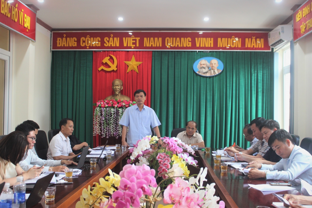 Phó Giám đốc Sở Nội vụ, Trưởng Đoàn kiểm tra 611 Hoàng Mạnh Hùng phát biểu kết luận buổi làm việc.