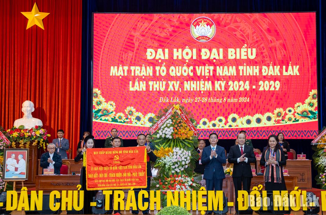 Tặng Đại hội