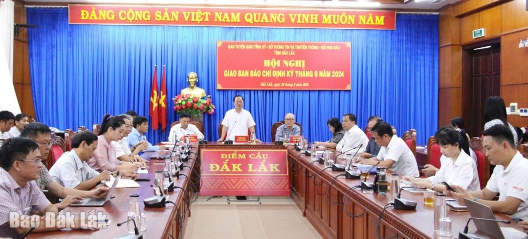 Các đại biểu tham dự hội nghị giao bao báo chí định kỳ tháng 8/2024.