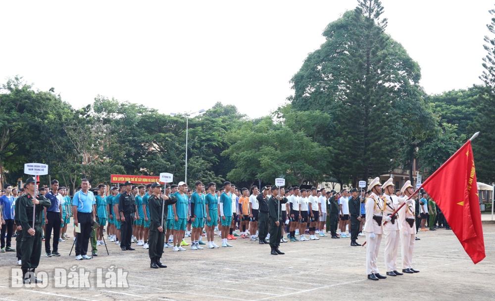 Đông đao các vận động viên tham gia lễn khai mạc.