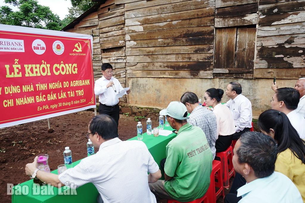 
Giám đốc Ngân hàng Nông nghiệp và Phát triển nông thôn Việt Nam chi nhánh Bắc Đắk Lắk Trần Thanh Quang phát biểu tại lễ khởi công.