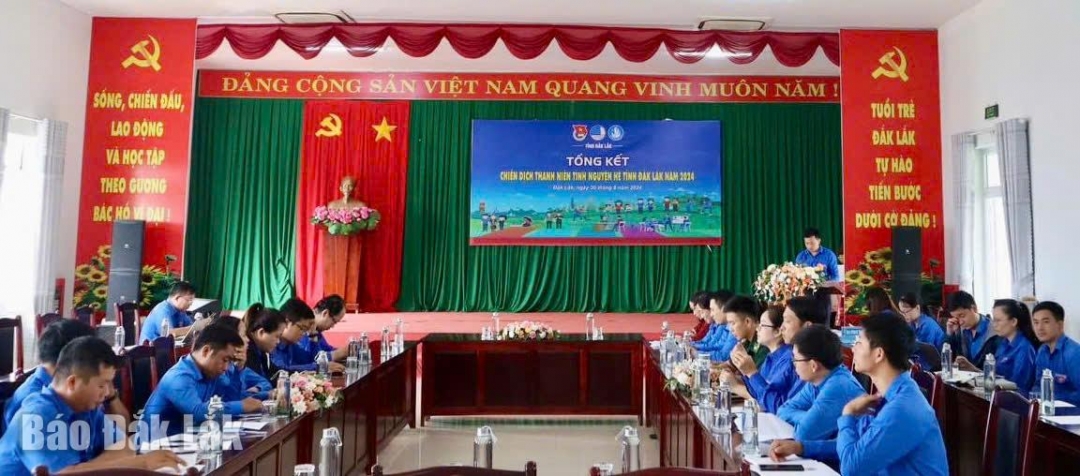 Các đại biểu tham dự hội nghị.