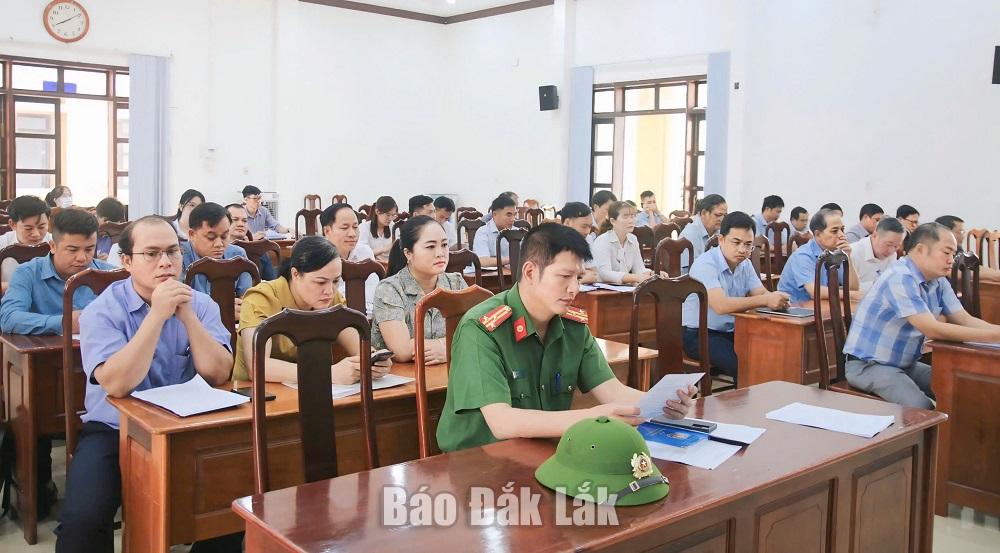 Đại biểu tham dự hội nghị.