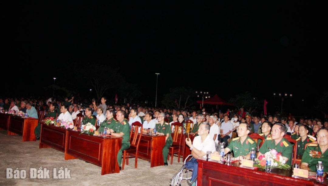 Các đại biểu tham dự chương trình giao lưu.