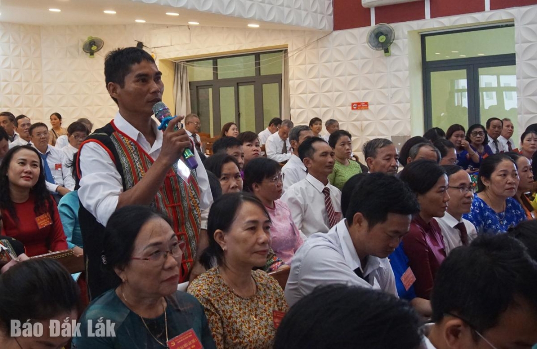 Bí thư Chi bộ thôn Kỳ Đu phát biểu thảo luận tại đại hội.