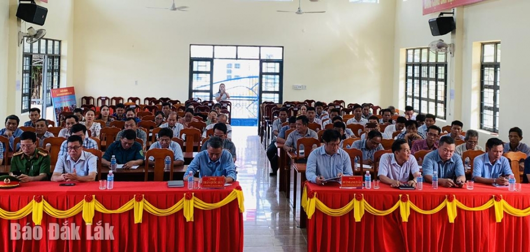 Cán bộ, công chức, thành viên Tổ công nghệ số cộng đồng tham dự chương trình.