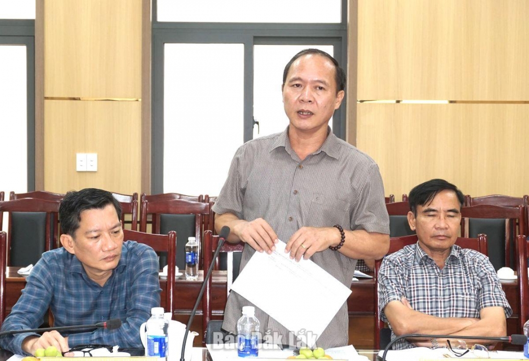 Đại diện lãnh đạo Sở Tài chính báo cáo về tình hình thực hiện chính sách, chế độ theo Nghị định số 178, Nghị định số 67.