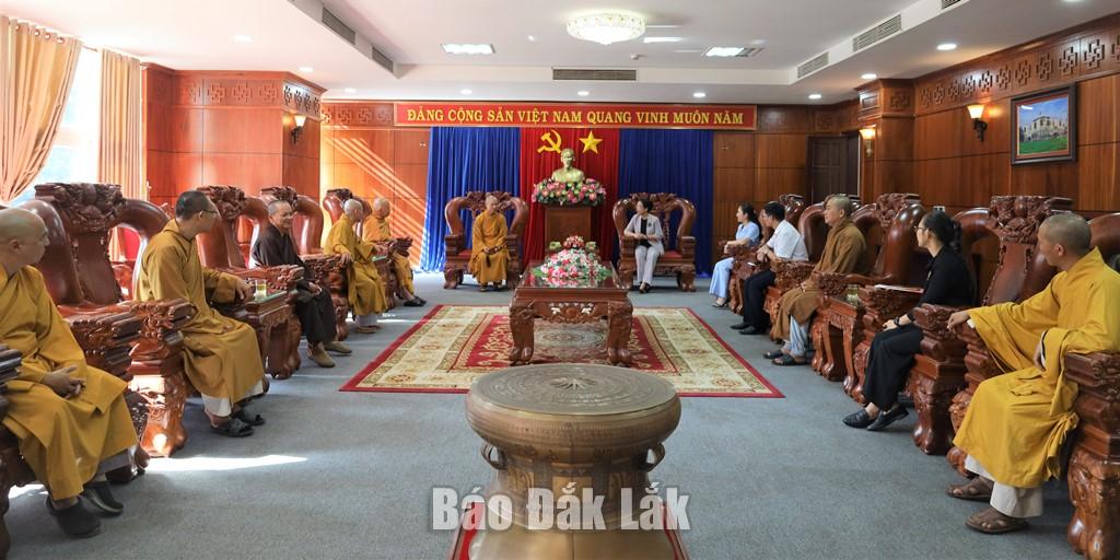 Các đại biểu tham dự buổi gặp mặt.