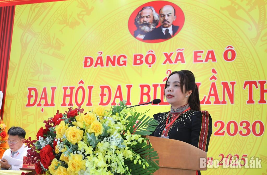Bí thư Đaảng ủy xã Ea Ô HNan Byă phát biểu tại đại hội.