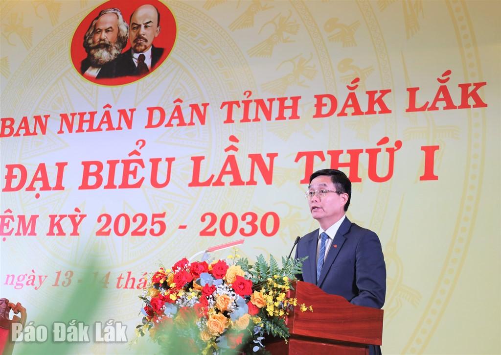 Đồng chí Nguyễn Đình Trung, Ủy viên Trung ương Đảng, Bí thư Tỉnh ủy phát biểu chỉ đạo tại đại hội.