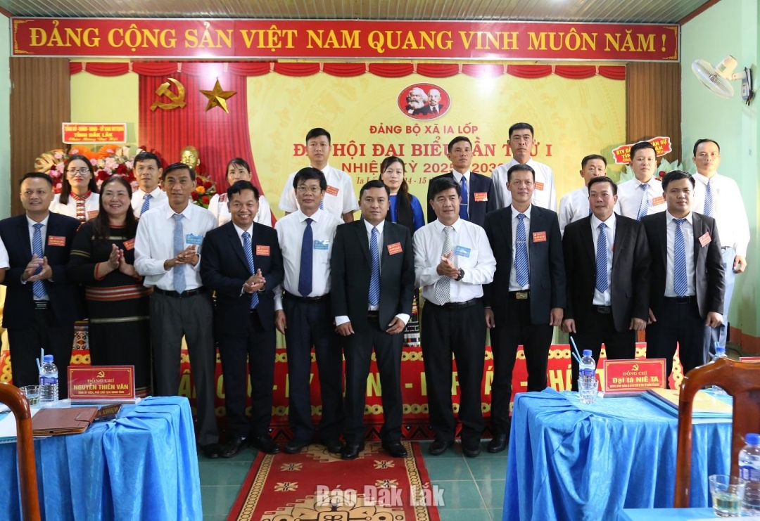 Ban chấp hàng Đảng bộ xã Ia Lốp ra mắt đại hội