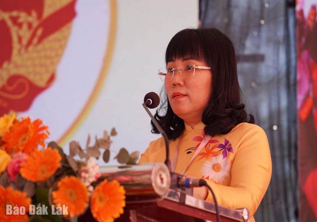  Đồng chí Hồ Thị Nguyên Thảo, Ủy viên Ban Thường vụ Tỉnh ủy, Phó Chủ tịch UBND tỉnh phát biểu tại buổi lễ.