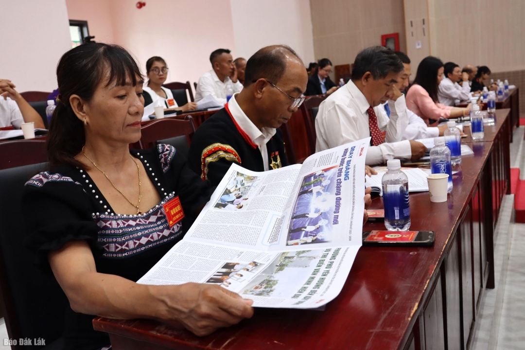 Xã Dray Bhăng được thành lập trên cơ sở hợp nhất các xã Dray Bhăng (cũ), xã Hòa Hiệp và một phần diện tích của xã Ea Bhốk thuộc huyện Cư Kuin (cũ) có diện tích 10.137,0 ha, với 24 thôn, buôn.

Nhiệm kỳ 2025-2030, Ban chấp hành Đảng bộ xã đã thực hiện tốt công tác xây dựng Đảng và hệ thống chính trị; kịp thời quán triệt đầy đủ nghị quyết, chỉ thị của cấp ủy cấp trên đến các chi bộ trực thuộc, chất lượng sinh hoạt chi bộ từng bước được nâng cao. Trong nhiệm kỳ qua, Đảng bộ xã Dray Bhăng đã phát triển được 187 đảng viên mới, duy trì 100% tổ chức cơ sở đảng đạt hoàn thành nhiệm vụ trở lên. Sức mạnh khối đại đoàn kết toàn dân được phát huy, lòng tin của nhân dân đối với sự lãnh đạo của Đảng và quản lý của Nhà nước tiếp tục được củng cố và tăng cường.