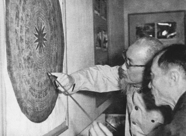 Chủ tịch Hồ Chí Minh thăm Viện Bảo tàng Lịch sử Việt Nam (1961). Ảnh tư liệu: Tạp chí Văn hóa Nghệ thuật