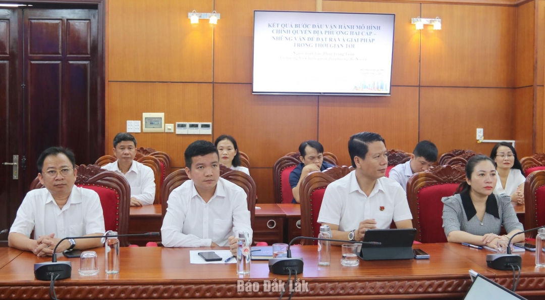 Lãnh đạo Ban Tuyên giáo và Dân vận Tỉnh ủy, các đại biểu dự hội nghị.