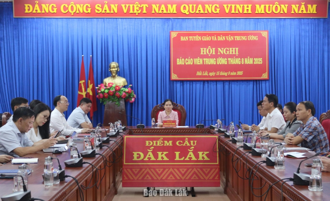 Quang cảnh hội nghị tại điểm cầu Tỉnh ủy Đắk Lắk.