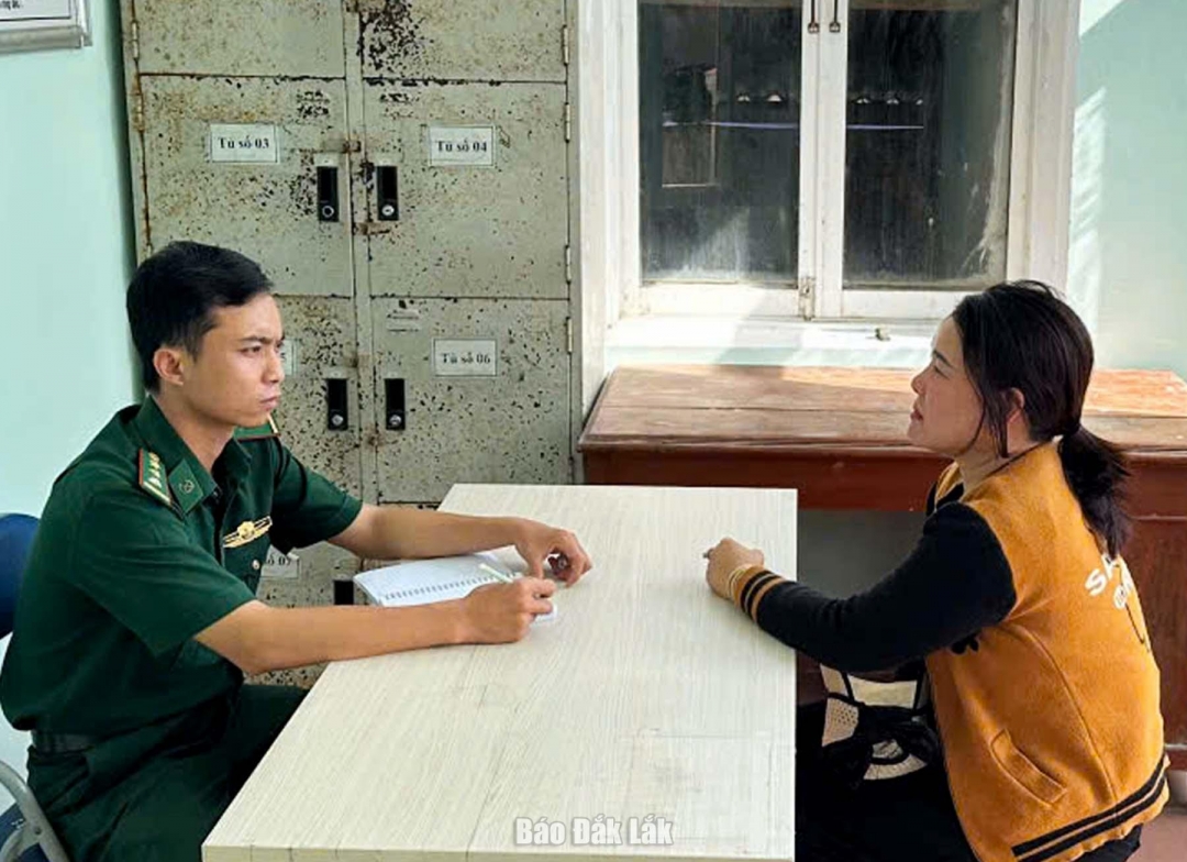 Trạm Kiểm soát Biên phòng Vạn Phước tiếp nhận tin báo từ người nhà có tàu cá gặp nạn trên biển.