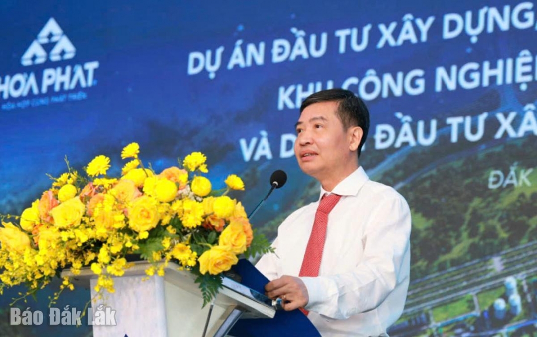 Phó Bí thư Tỉnh ủy, Chủ tịch UBND tỉnh Tạ Anh Tuấn phát biểu tại buổi lễ.