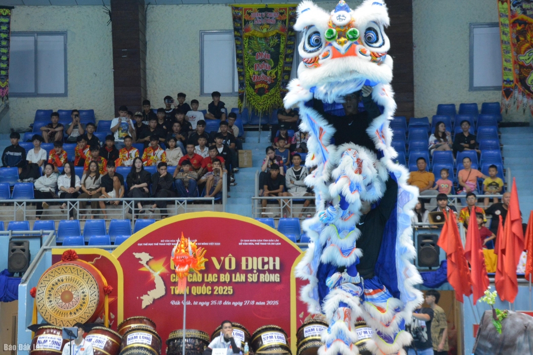 Phần thi Lân truyền thống