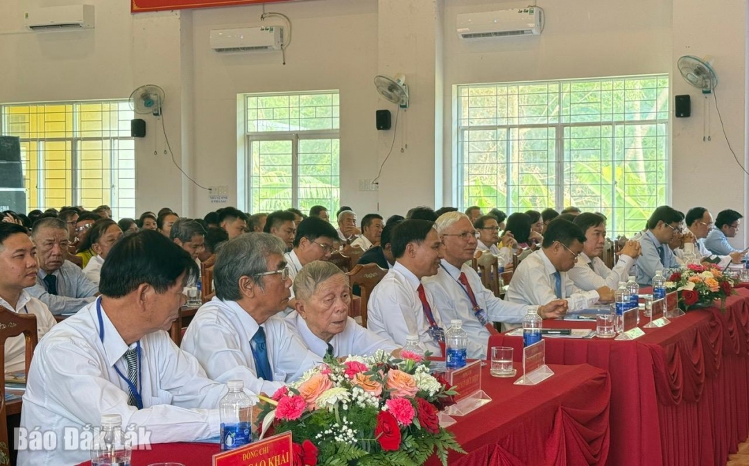 Các đại biểu dự đại hội.