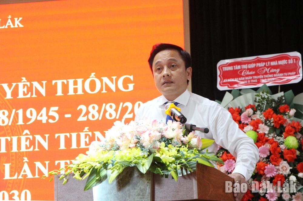 Phó Giám đốc Sở Tư pháp Đỗ Đức Hà đánh giá kết quả các phong trào thi đua yêu nước giai đoạn 2020 - 2025. 