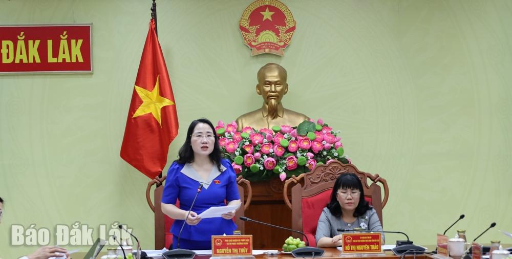 Phó Chủ nhiệm Ủy ban Pháp luật và Tư pháp của Quốc hội Nguyễn Thị Thủy phát biểu tại buổi làm việc.