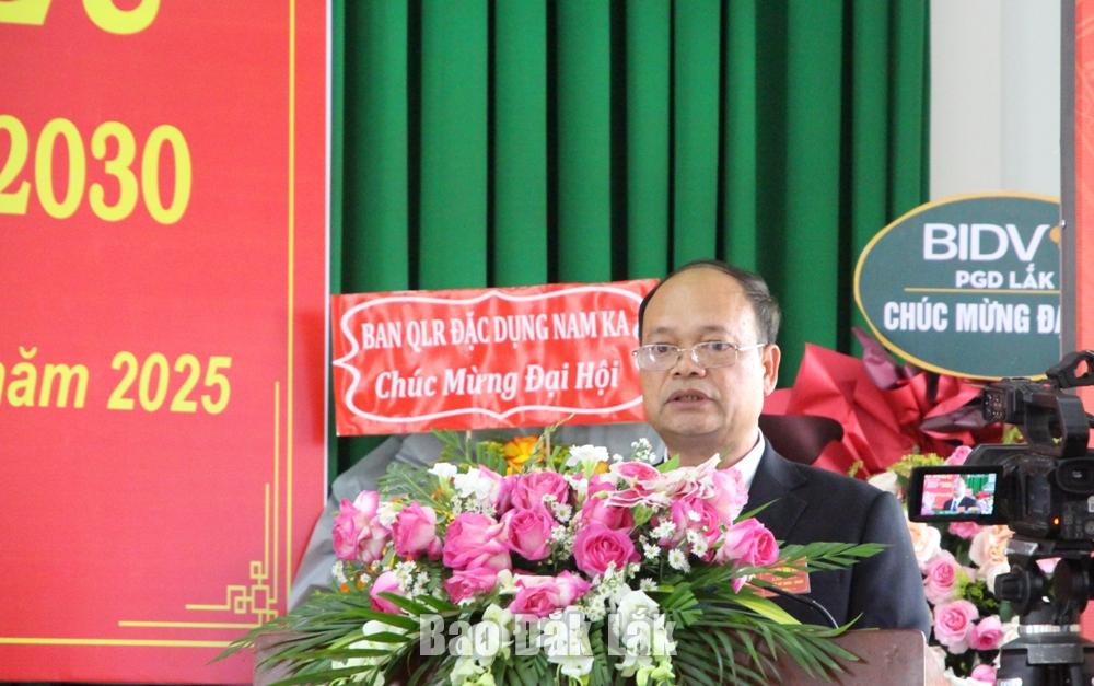 Đồng chí Y Săn Ayun, Bí thư Đảng ủy, Chủ tịch HĐND xã Nam Ka phát biểu khai mạc đại hội. 