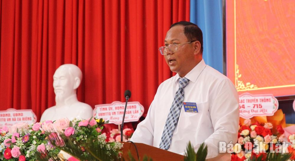 Đồng chí Ya Toan Ênuôl, Tỉnh ủy viên, Phó Chủ tịch Ủy ban MTTQ Việt Nam tỉnh, Chủ tịch Hội Nông dân tỉnh phát biểu chỉ đạo đại hội.
