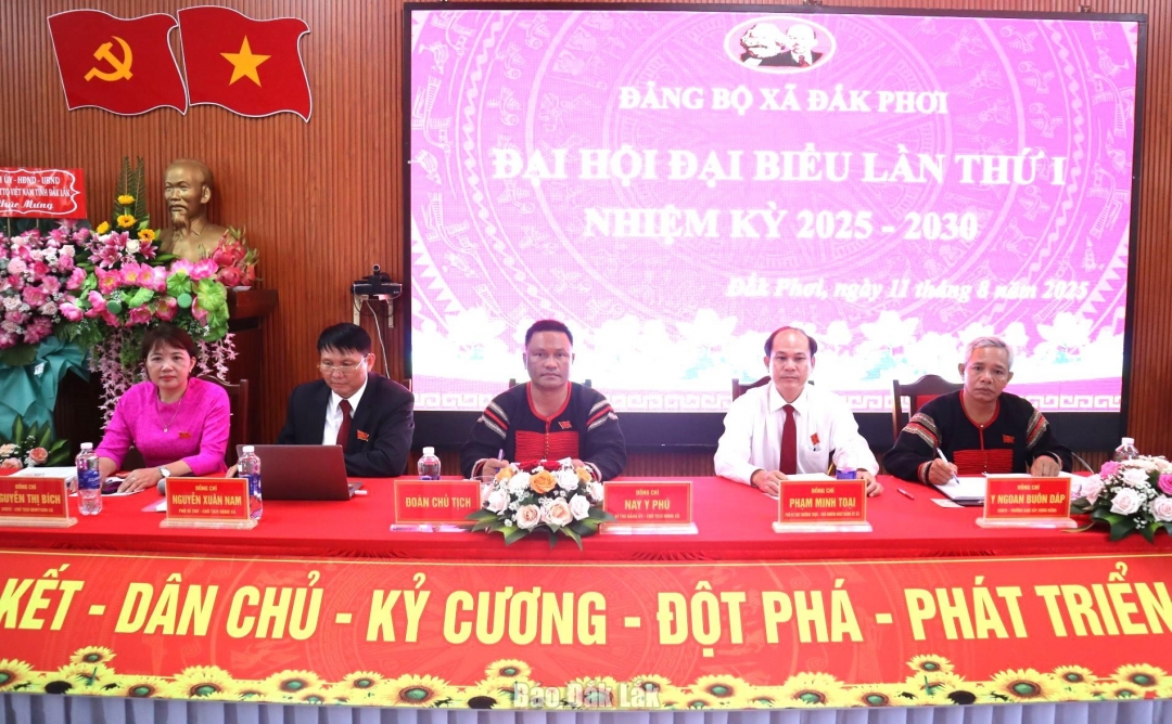 Đoàn Chủ tịch điều hành Đại hội