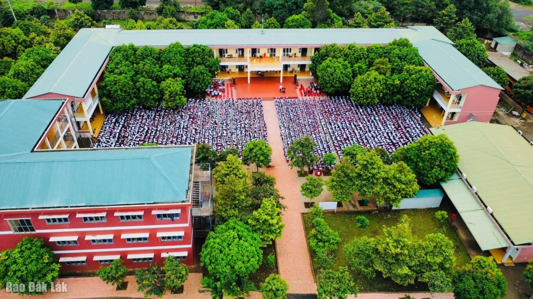 Giáo dục ngoài công lập là thành phần quan trọng cấu thành hệ thống giáo dục quốc dân.