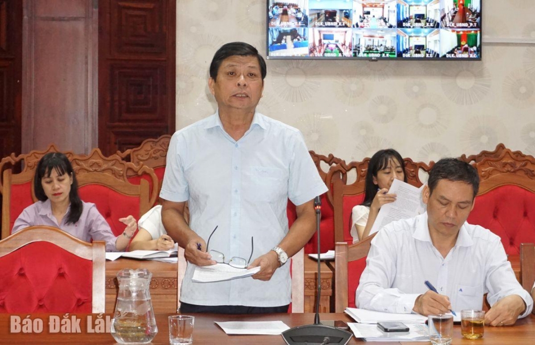 Đại diện lãnh đạo Sở Tài chính báo cáo tại buổi làm việc.