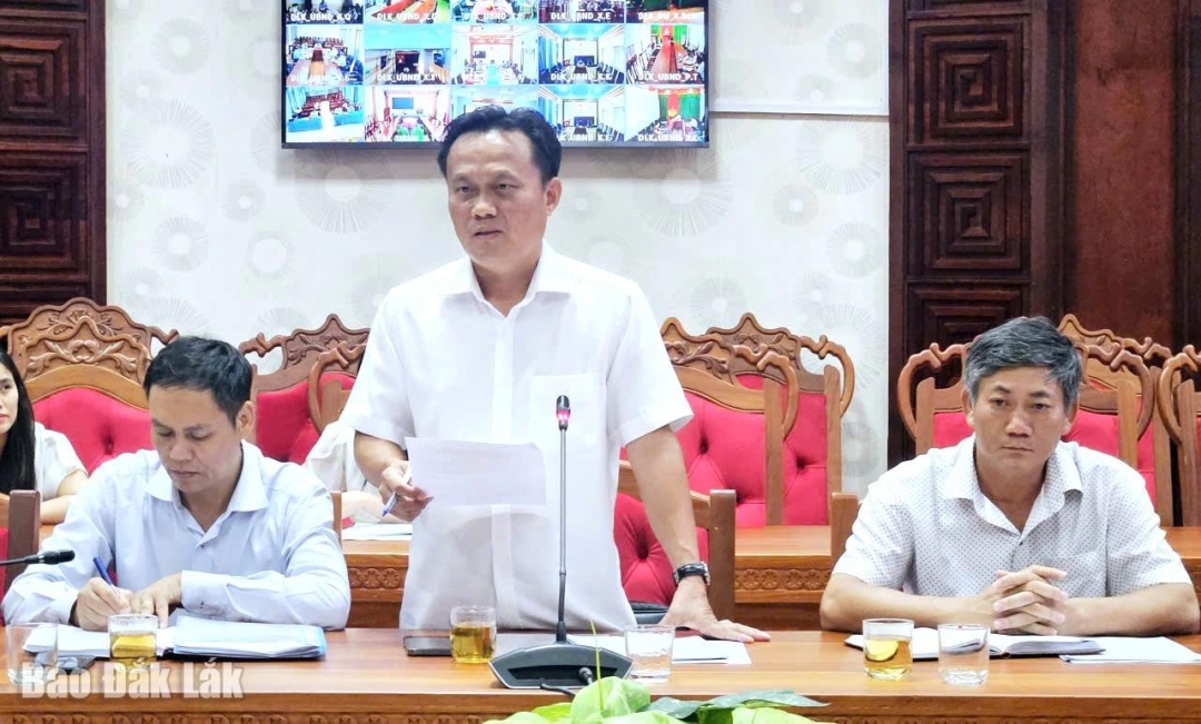 Đại diện lãnh đạo Sở Nội vụ đóng góp ý kiến thực hiện Nghị định số 178/2024/NĐ-CP và Nghị định số 67/2025/NĐ-CP